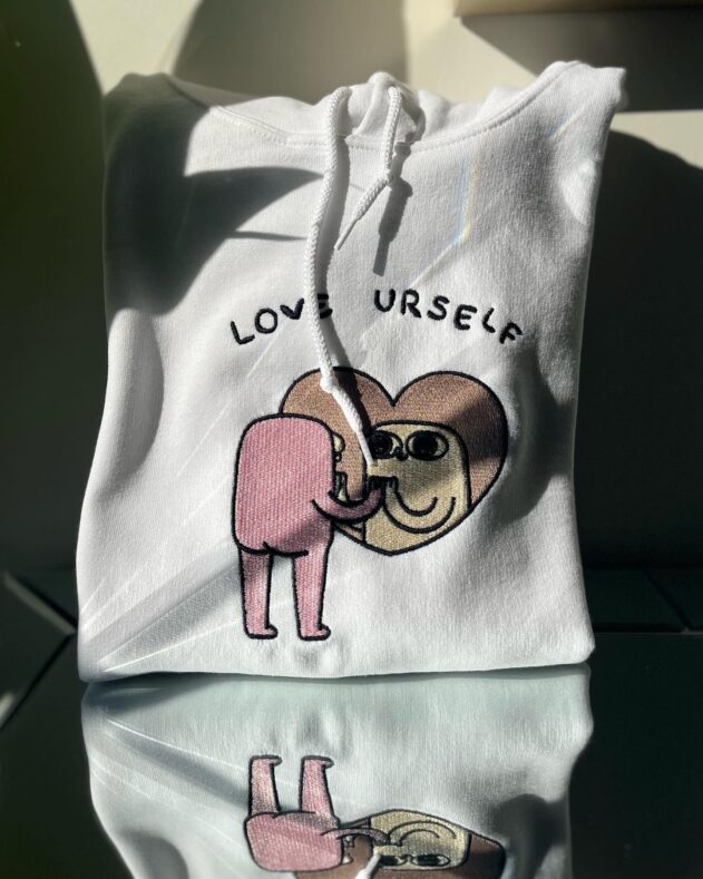 Bluza haftowana Love Yourself - obrazek 2