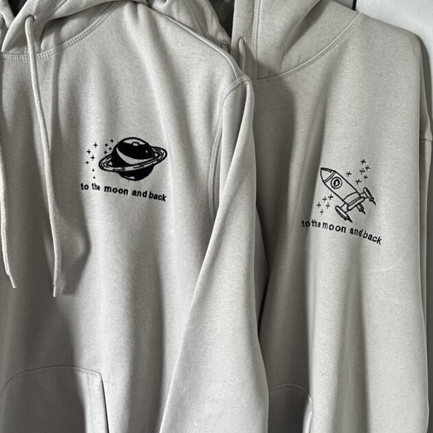 Bluza z haftem To the moon and back - obrazek 4