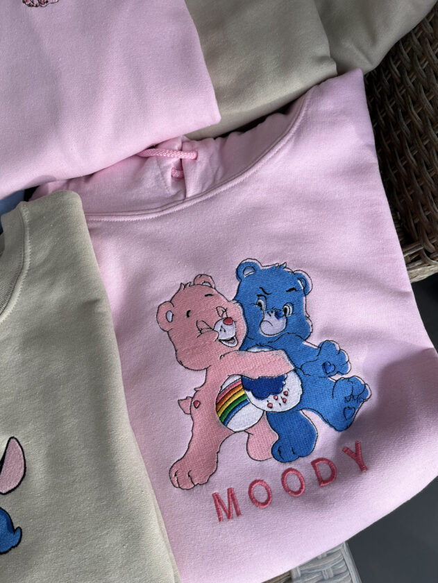 Haftowana bluza Hugging Bears - obrazek 2