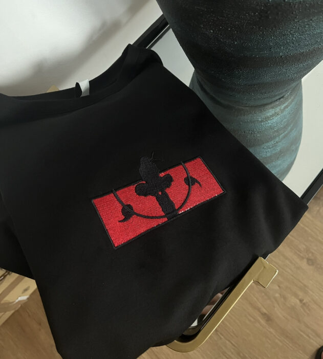 Bluza z haftem Itachi Anime Design