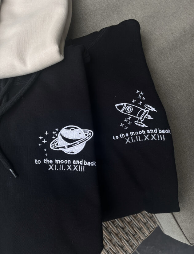 Bluza z haftem To the moon and back - obrazek 2