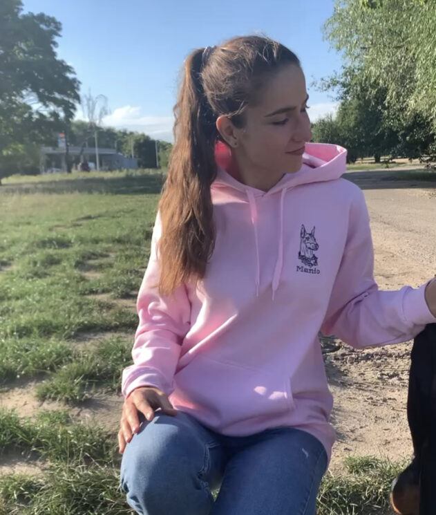 Bluza haftowana z dobermanem - obrazek 3