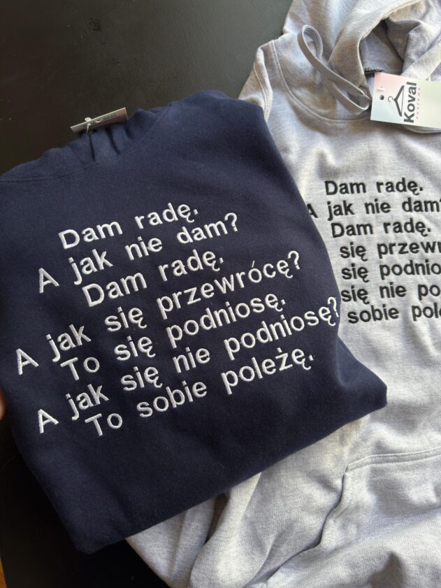 Haftowana bluza z napisem DAM RADĘ - obrazek 7
